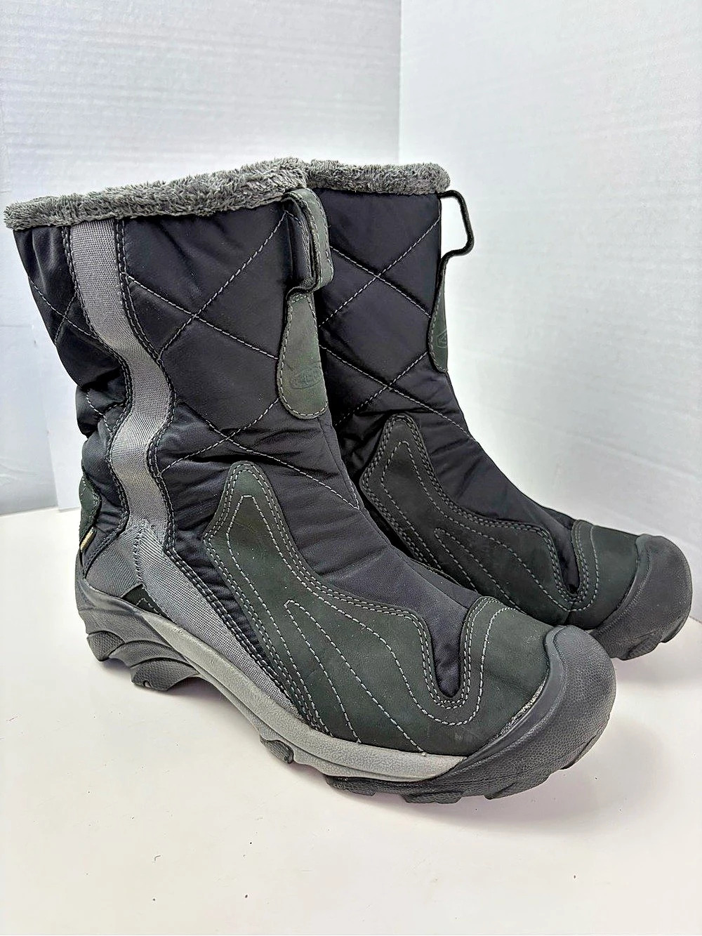 KEEN Women’s Hoodoo III Tall Waterproof Winter Boots Black & Gray